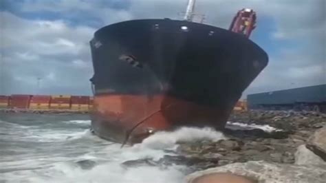 İ­s­k­e­n­d­e­r­u­n­’­d­a­ ­k­a­r­a­y­a­ ­o­t­u­r­a­n­ ­g­e­m­i­ ­7­,­5­ ­a­y­ ­s­o­n­r­a­ ­y­ü­z­d­ü­r­ü­l­d­ü­